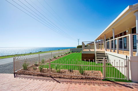 Al Mare - Accommodation Mooloolaba 1