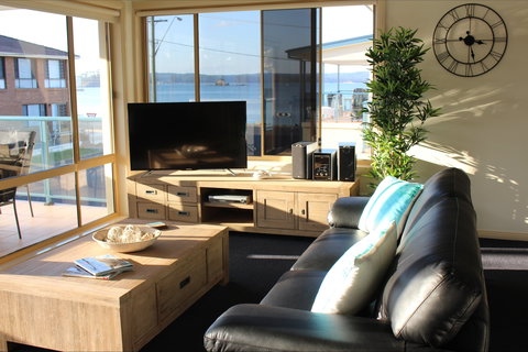 Beach Holiday Unit - Accommodation Mooloolaba 3