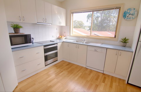 Beach Holiday Unit - Accommodation Mooloolaba 4