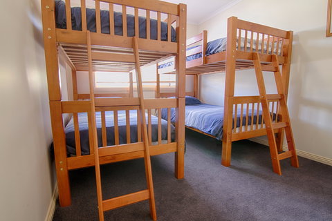 Beach Holiday Unit - Accommodation Mooloolaba 9