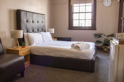 Campsie Hotel - Accommodation Mooloolaba 0