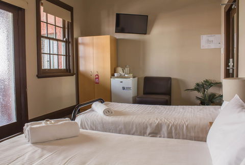 Campsie Hotel - Accommodation Mooloolaba 3
