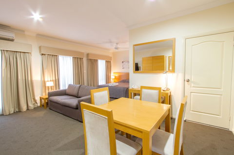Harvest Lodge - Accommodation Mooloolaba 8