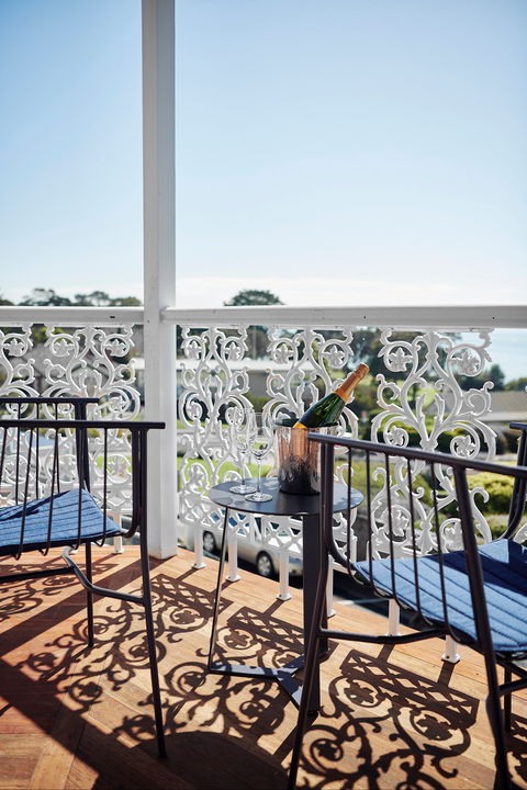 Hotel Sorrento - Accommodation Mooloolaba 2