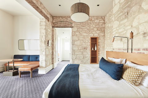 Hotel Sorrento - Accommodation Mooloolaba 8