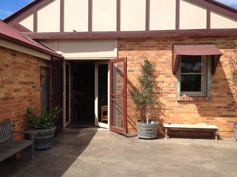 Pierrepoint Wines Bed & Breakfast - Accommodation Mooloolaba 5