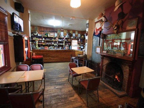 Victoria Hotel: Moonan Flat - Accommodation Mooloolaba 0