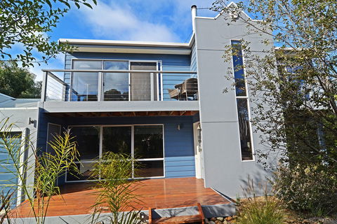 Barrakee Beach House - Accommodation Mooloolaba 0