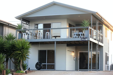Cheers - Accommodation Mooloolaba 0