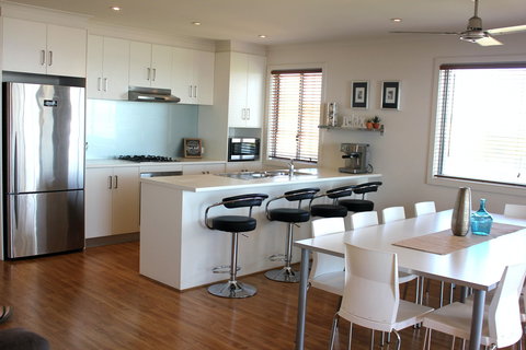 Cheers - Accommodation Mooloolaba 1