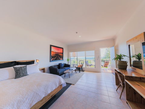 COAST Motel & Apartments - Accommodation Mooloolaba 0