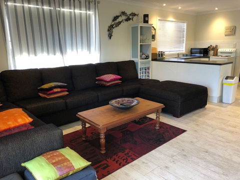 Flutterby's Beach Retreat Preston Beach - Accommodation Mooloolaba 0