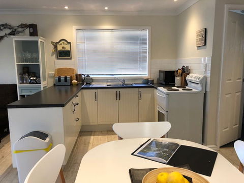 Flutterby's Beach Retreat Preston Beach - Accommodation Mooloolaba 1