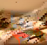 Hobart Villa on Moir - Accommodation Mooloolaba