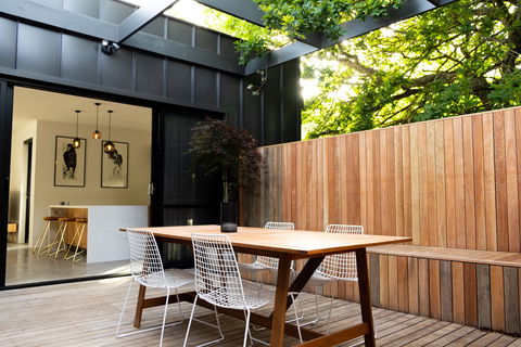 Lucent Art House | Stirling, Curated Accommodation - Accommodation Mooloolaba 2