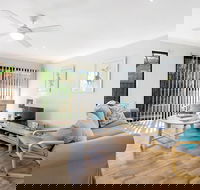 Shearwater at Shoal Bay Cottage One - Dogs Welcome - Accommodation Mooloolaba