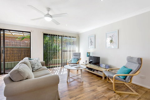 Shearwater At Shoal Bay Cottage One - Dogs Welcome! - Accommodation Mooloolaba 0
