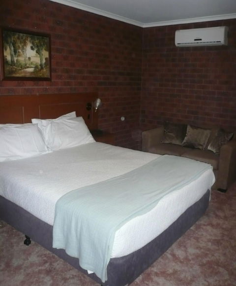 Sportsman Inn Motel - Accommodation Mooloolaba 1