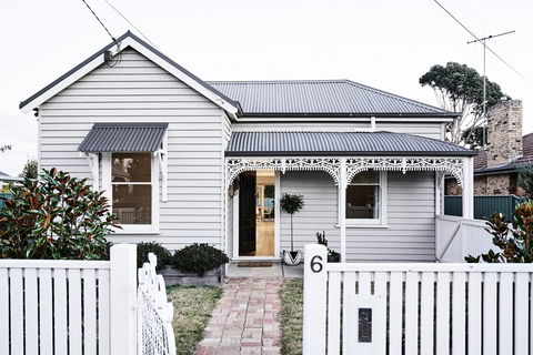 The Fox House, Kyneton - Accommodation Mooloolaba 0