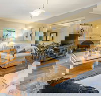 Blue Moon Cottages - Accommodation Mooloolaba