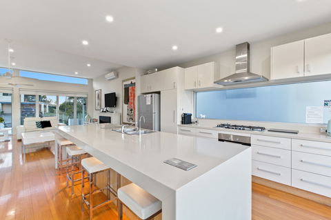 Elanora - Accommodation Mooloolaba 2