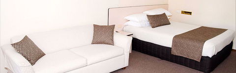 Highway Inn Motel - Accommodation Mooloolaba 1