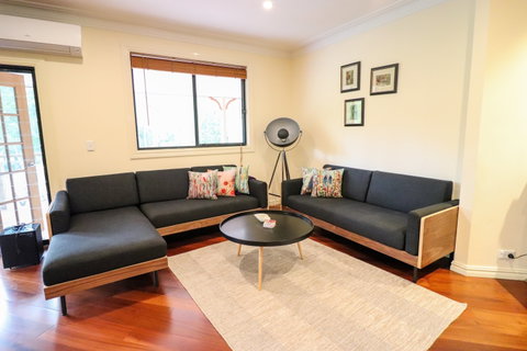 Lumeah House - Accommodation Mooloolaba 1