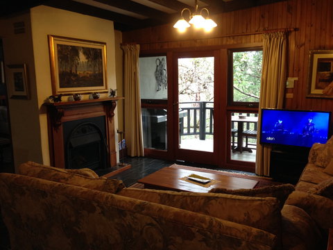 Studio Cottages Romantic Hideaway - Accommodation Mooloolaba 2