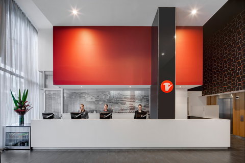 Travelodge Hotel Melbourne Docklands - Accommodation Mooloolaba 0