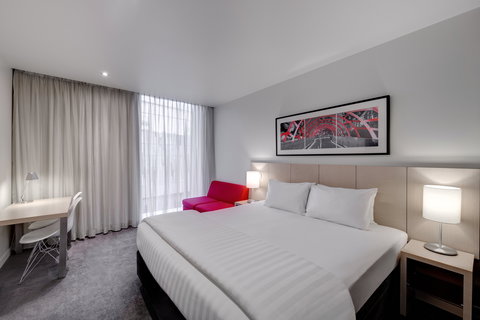 Travelodge Hotel Melbourne Docklands - Accommodation Mooloolaba 1