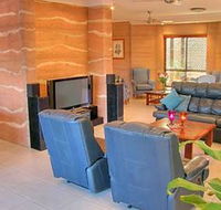 Gladstone Earth and Sea - Accommodation Mooloolaba
