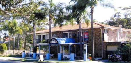 Palm Court Motel - Accommodation Mooloolaba 0