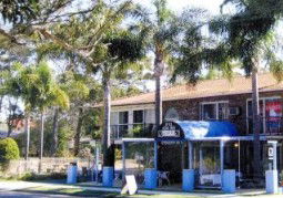 Palm Court Motel - Accommodation Mooloolaba 2