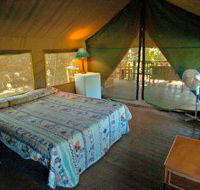 Lions Den Hotel - Accommodation Mooloolaba