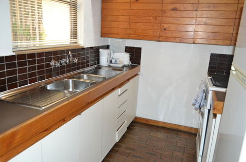 Cottesloe Beach Chalets - Accommodation Mooloolaba 3