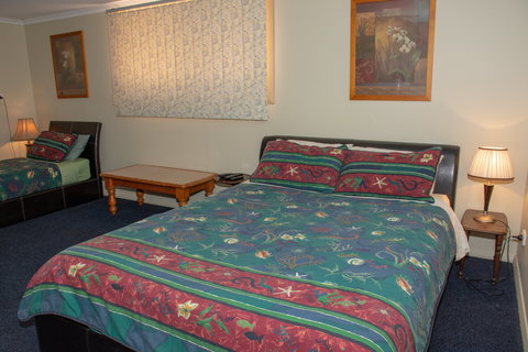 Chrissie's Dongara - Accommodation Mooloolaba 2