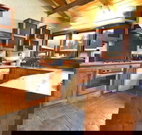 Feathertop Retreat - Accommodation Mooloolaba