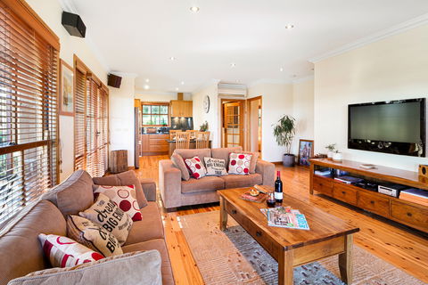 A View To A Hill - Accommodation Mooloolaba 0