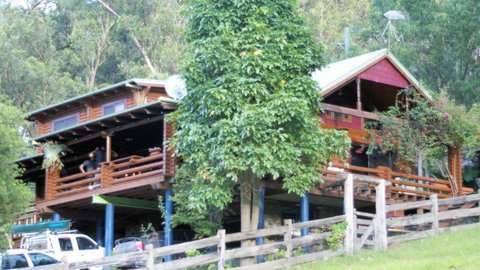 Bass Lodge - Accommodation Mooloolaba 1
