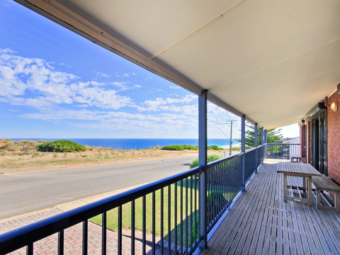 Century 21 SouthCoast: Beach House At Moana - Accommodation Mooloolaba 0