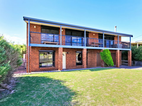 Century 21 SouthCoast: Beach House At Moana - Accommodation Mooloolaba 1