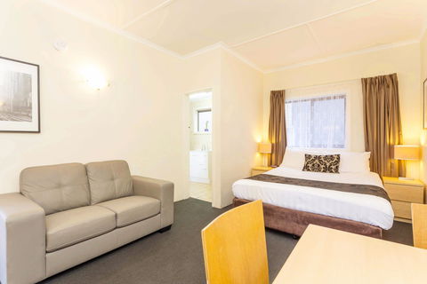 Club Motel And Apartments - Accommodation Mooloolaba 2
