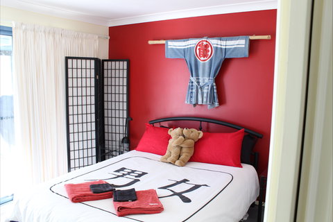 Golf At Glasshouse Rocks - Accommodation Mooloolaba 0