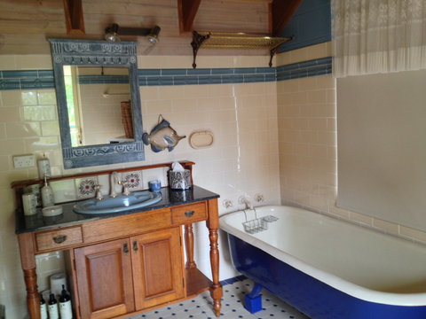 Longbeach Clifftop Retreat - Accommodation Mooloolaba 2