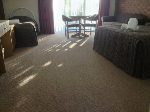 Paradise Lakes Motel - Accommodation Mooloolaba 2