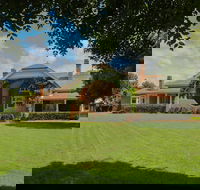 Petersons Guesthouse and Winery - Accommodation Mooloolaba