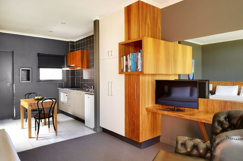 Riverview Hotel - Accommodation Mooloolaba 1