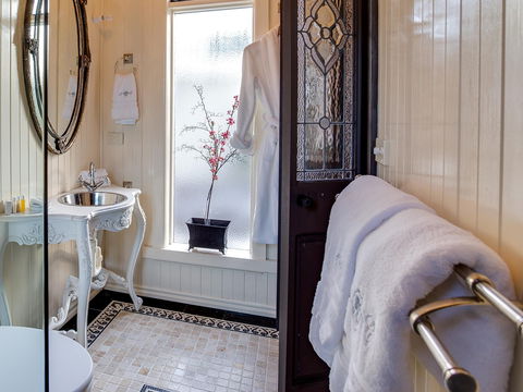 Silverleaf Cottage - Accommodation Mooloolaba 2