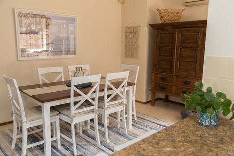 Taranaki Beach Unit - Accommodation Mooloolaba 2
