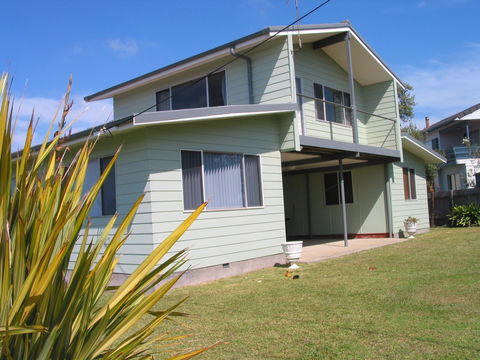 Berrara Cove Beach House - Accommodation Mooloolaba 2